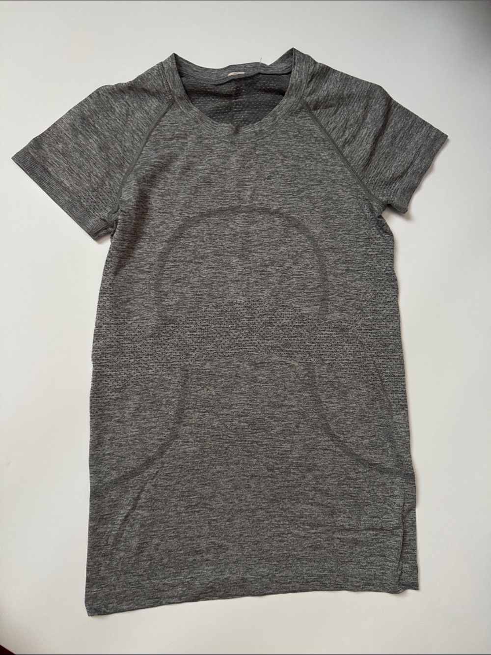 lululemon athletica Heather Gray Short Sleeve Tee